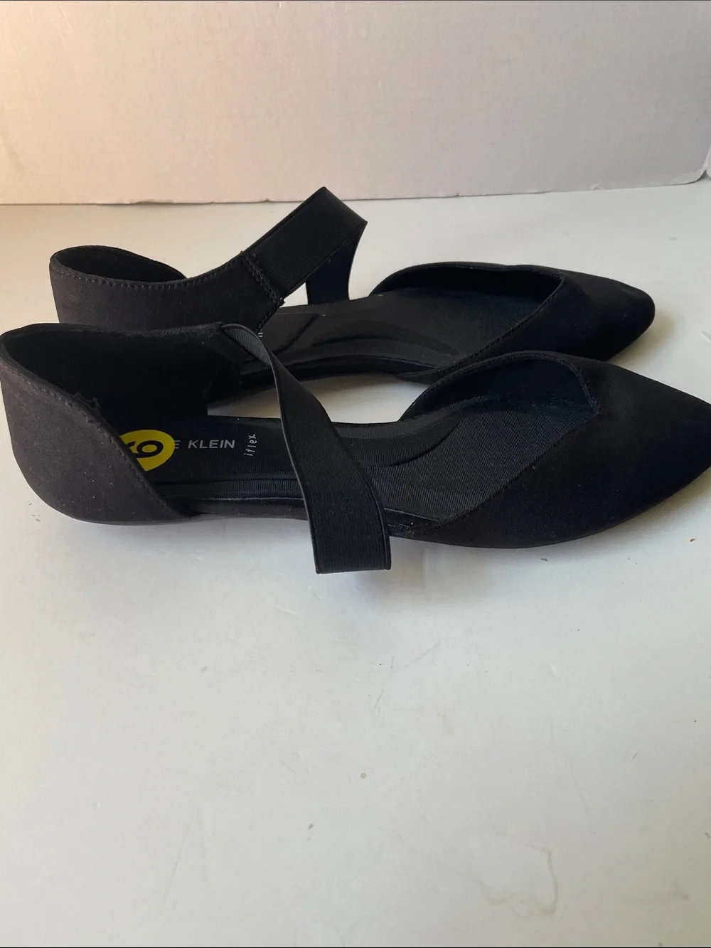 Anne Klein Women's Size 9  Flex Black Pointed-Toe Cross-Strap Flats